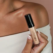 LAKI BEAUTY RADIANT GLOW CONCEALER
