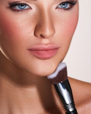 ROYAL COSMETICS THE SCULPTING BRUSH