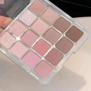 Hold Live Eyeshadow Palette