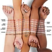 Urban Decay – 24/7 Moondust Eyeshadow – Space Cowboy – light champagne gold with silver sparkle