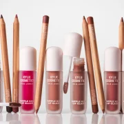 Kylie Cosmetics Glossy Lip Kit